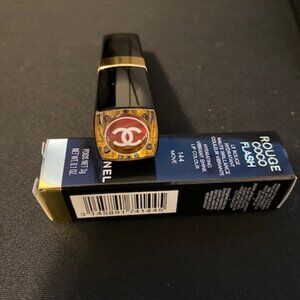 Chanel	Rouge Coco Flash - Hydrating vibrant shine lip colour #144 Move
